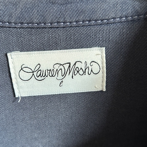 Lauren Moshi Sloan Button Down Blouse Peace, love patches - Picture 3 of 9